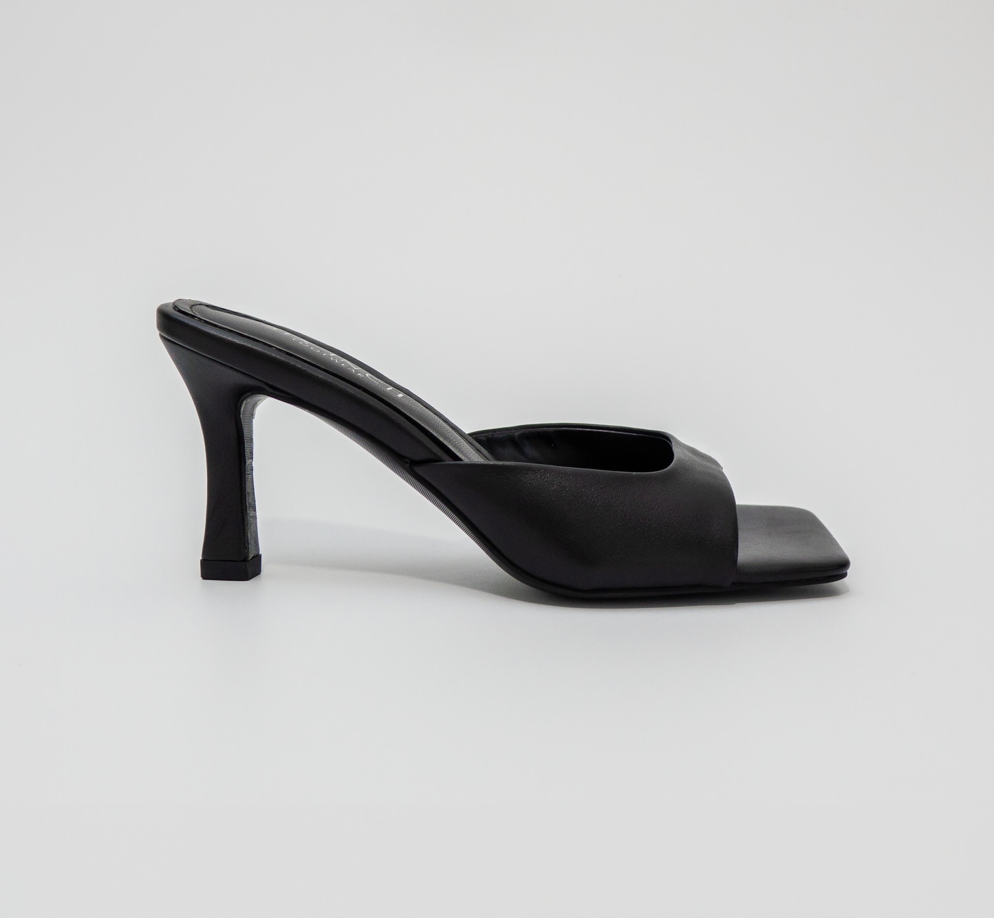 VALORE | Black leather mule