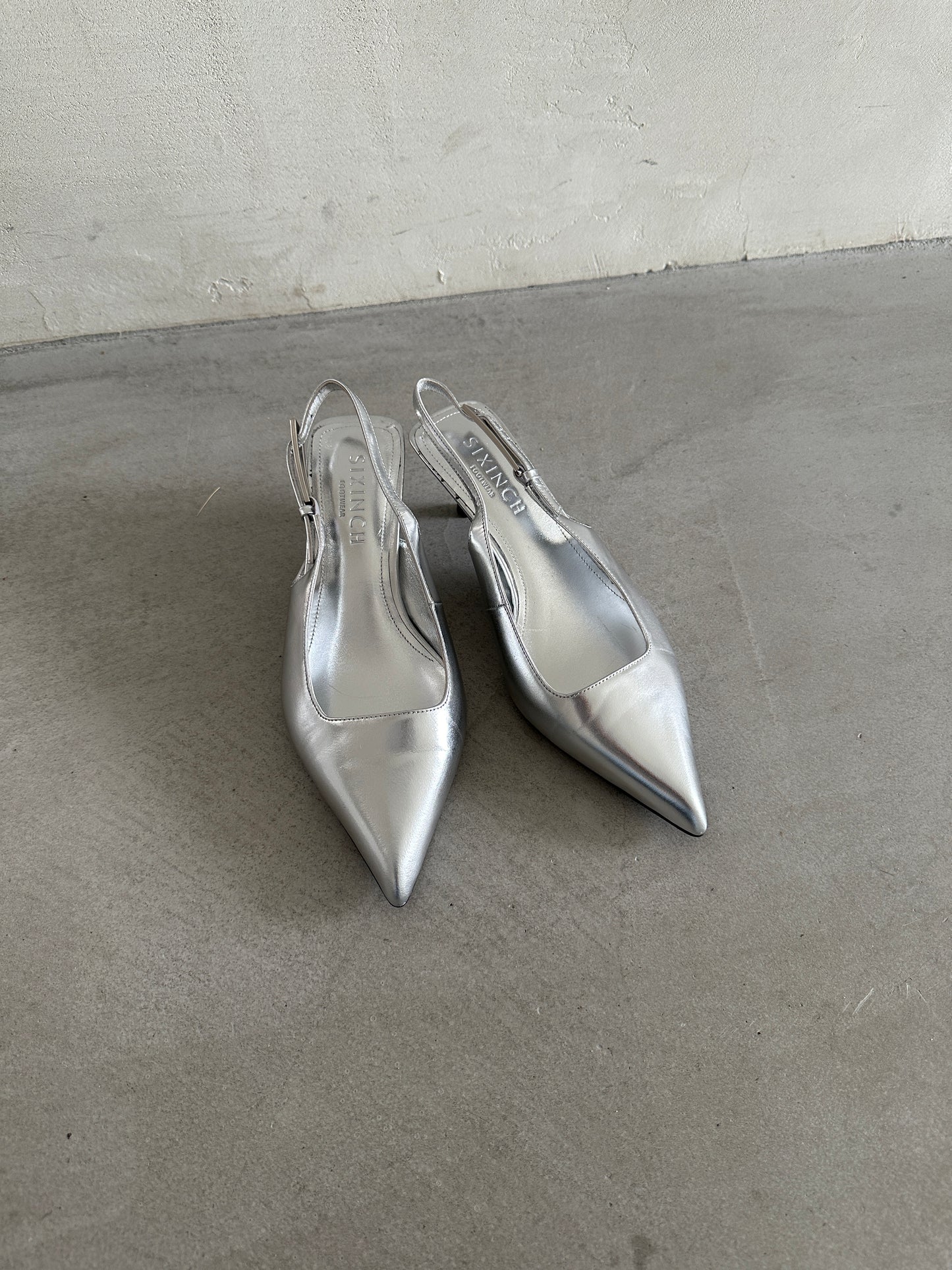 Limited Edition Ari Wide Fit Kitten Heel | Silver